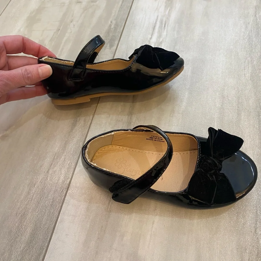 Flaryzone from Amazon Black Patent Leather Mary Jane Flats with Velvet Bow 9